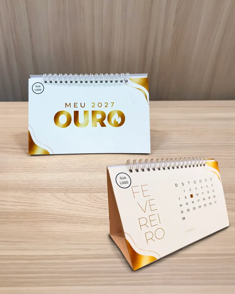 Calendários de mesa personalizados com aplicação dourada