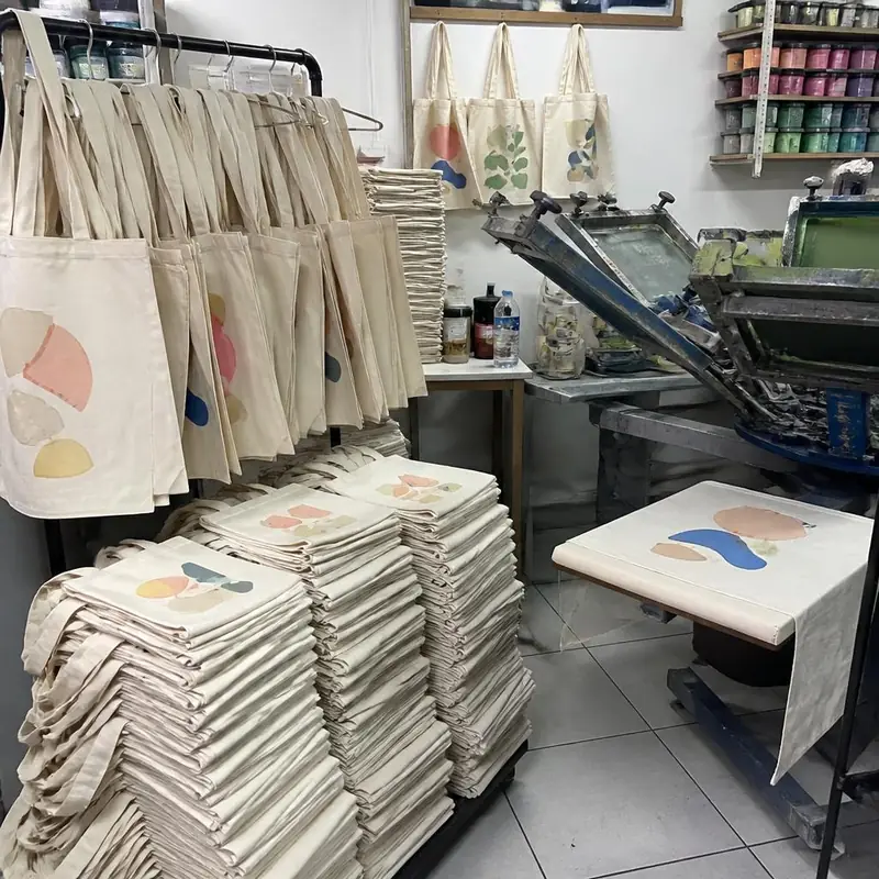 Ecobags personalizadas impressas em quantidade em uma gráfica